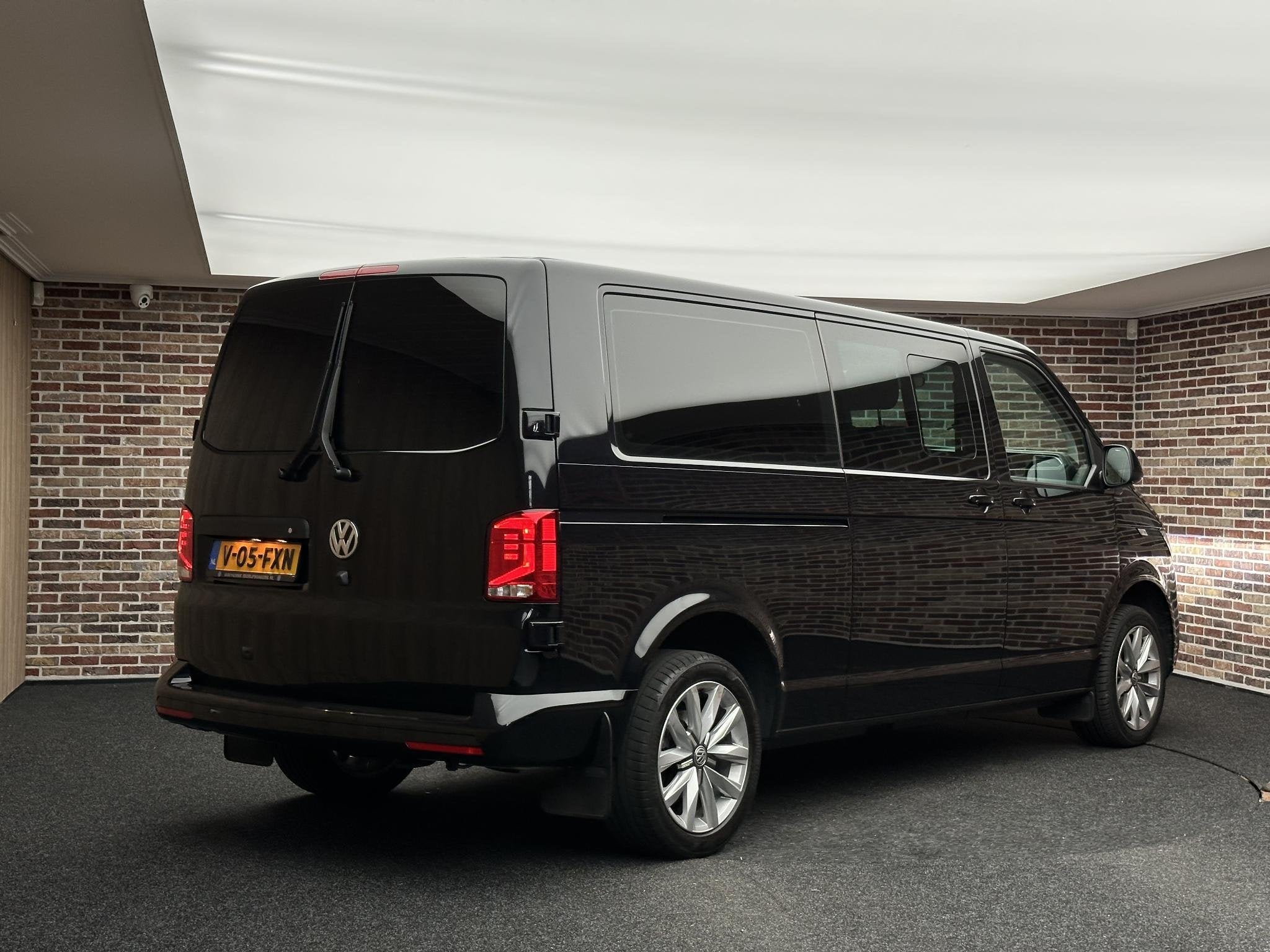 Volkswagen Transporter 2.0 TDI L2H1 30 DC Comfortline | dubb, Dealer onderhouden, Stof, Gebruikt, 4 cilinders