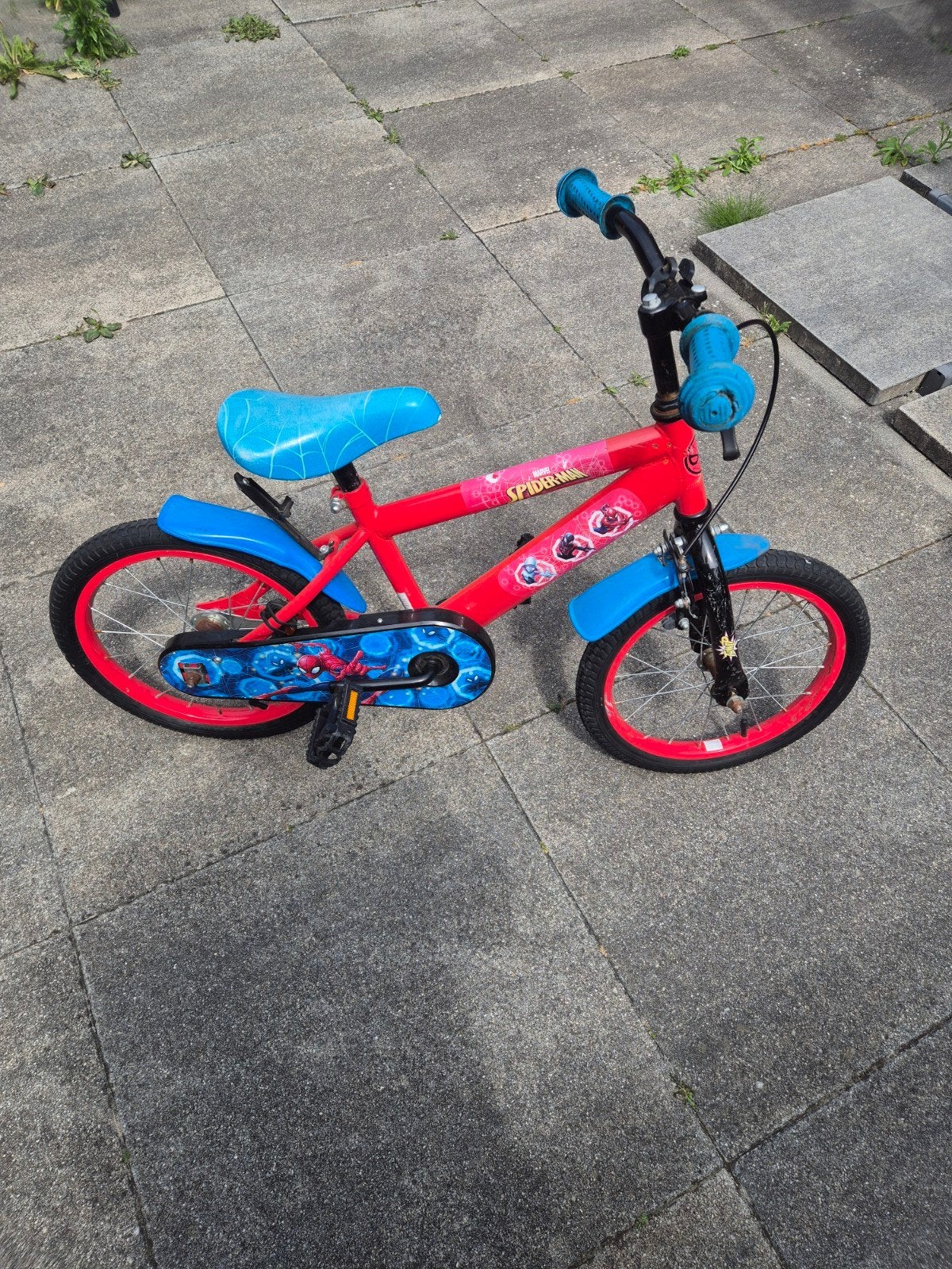 Spiderman Fiets 16 inch met zijwieltjes, Fietsen en Brommers, Fietsen | Kinderfietsjes, Ophalen, Gebruikt, 16 tot 20 inch, Zijwieltjes