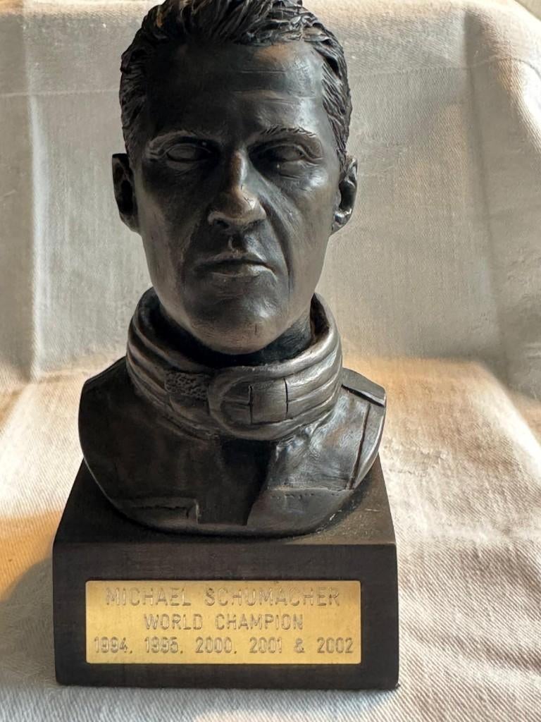 MICHAEL SCHUMACHER WORLD CHAMPION standbeeld 1994 tot 2002, Verzamelen, Ophalen of Verzenden, Nieuw, Formule 1