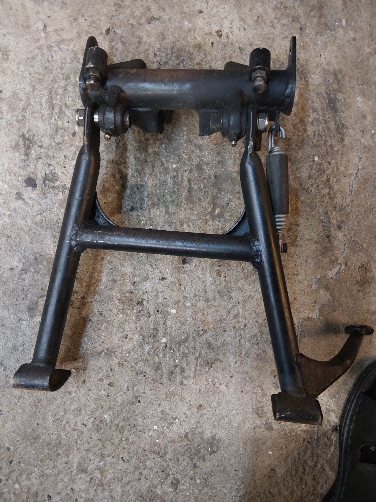 Middenbok en zijstandaard Aprilia Pegaso 650 2003, Ophalen of Verzenden, Gebruikt