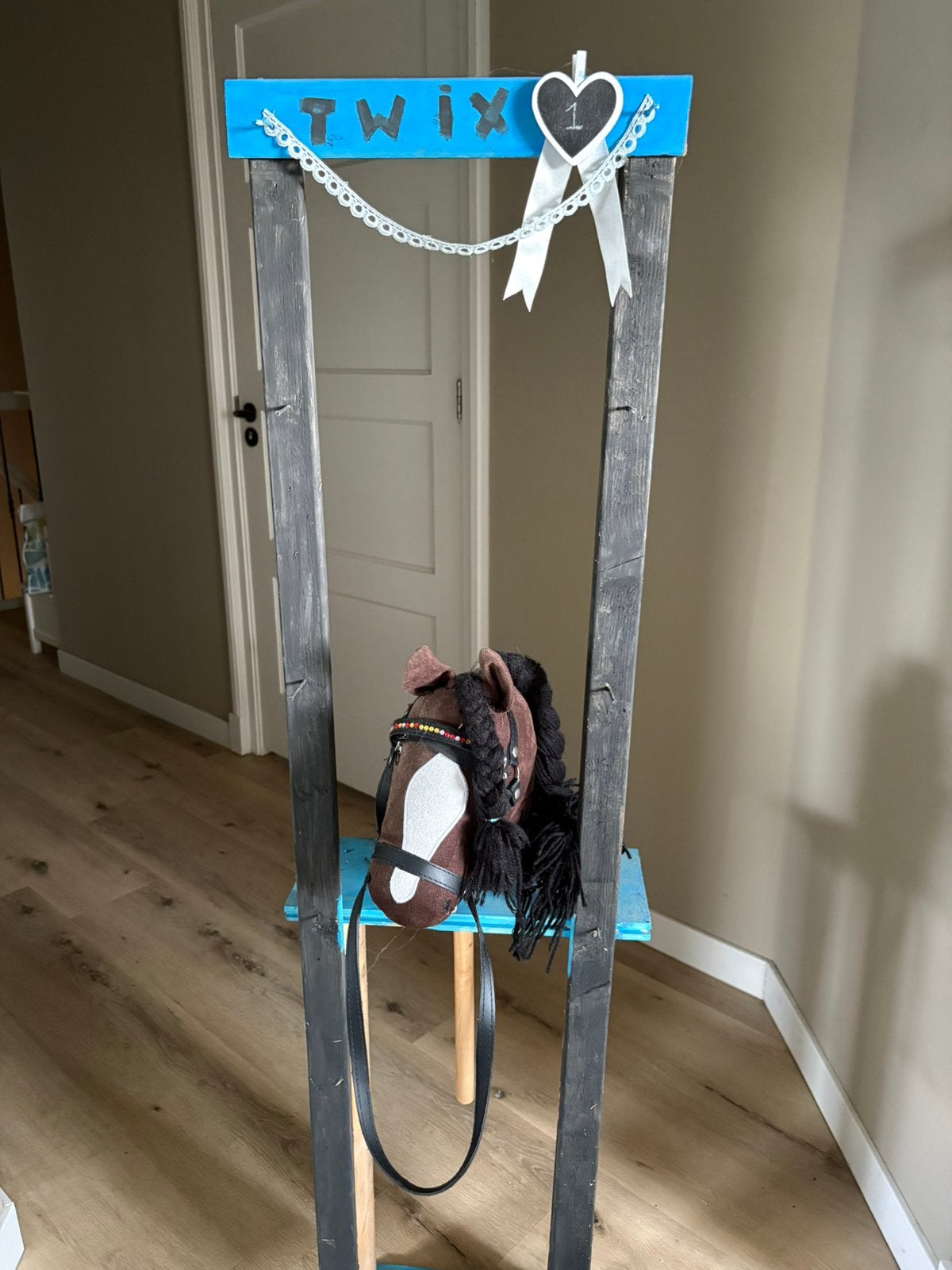 Hobby horse met stal, Ophalen, Gebruikt