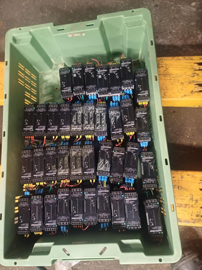 Omron 24V 2.5A DIN rail voedingen, Ophalen of Verzenden, Zo goed als nieuw