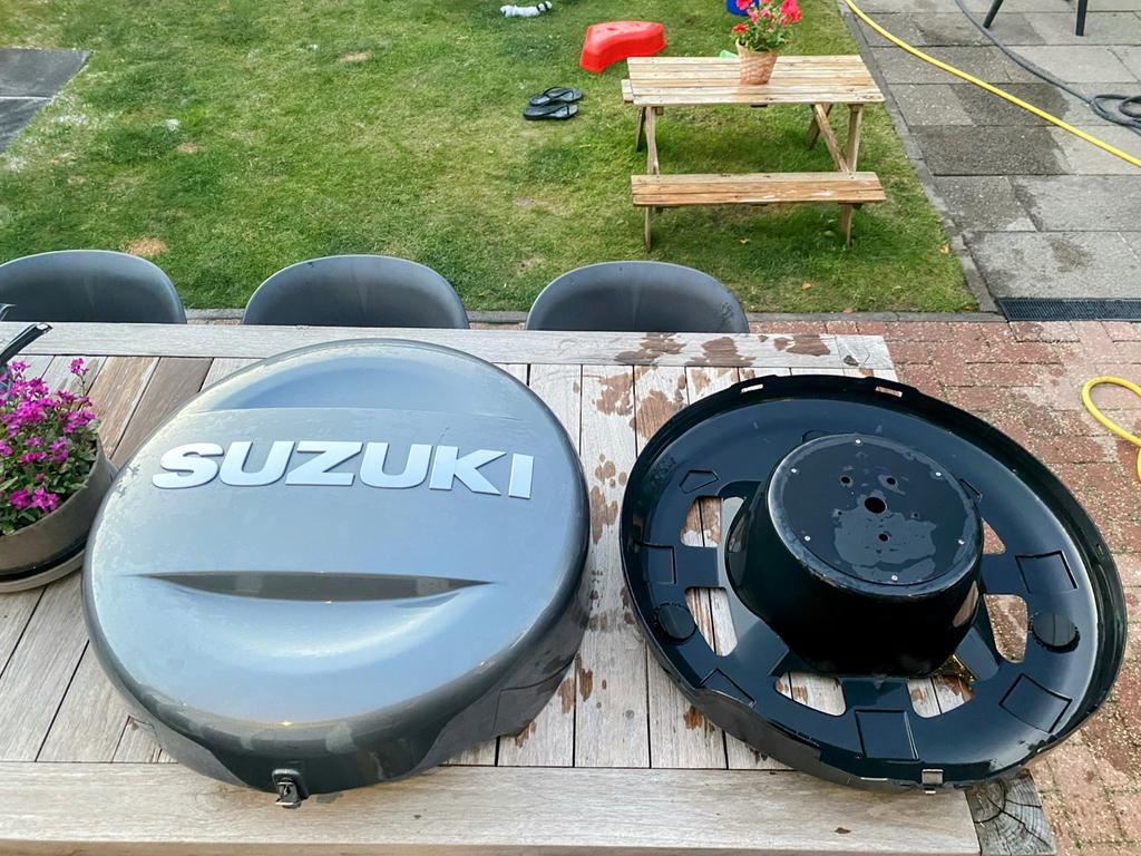 Reservewiel cover Grand Vitara met reservewiel, Auto-onderdelen, Banden en Velgen, Ophalen, Gebruikt, Banden en Velgen, Terreinwagen
