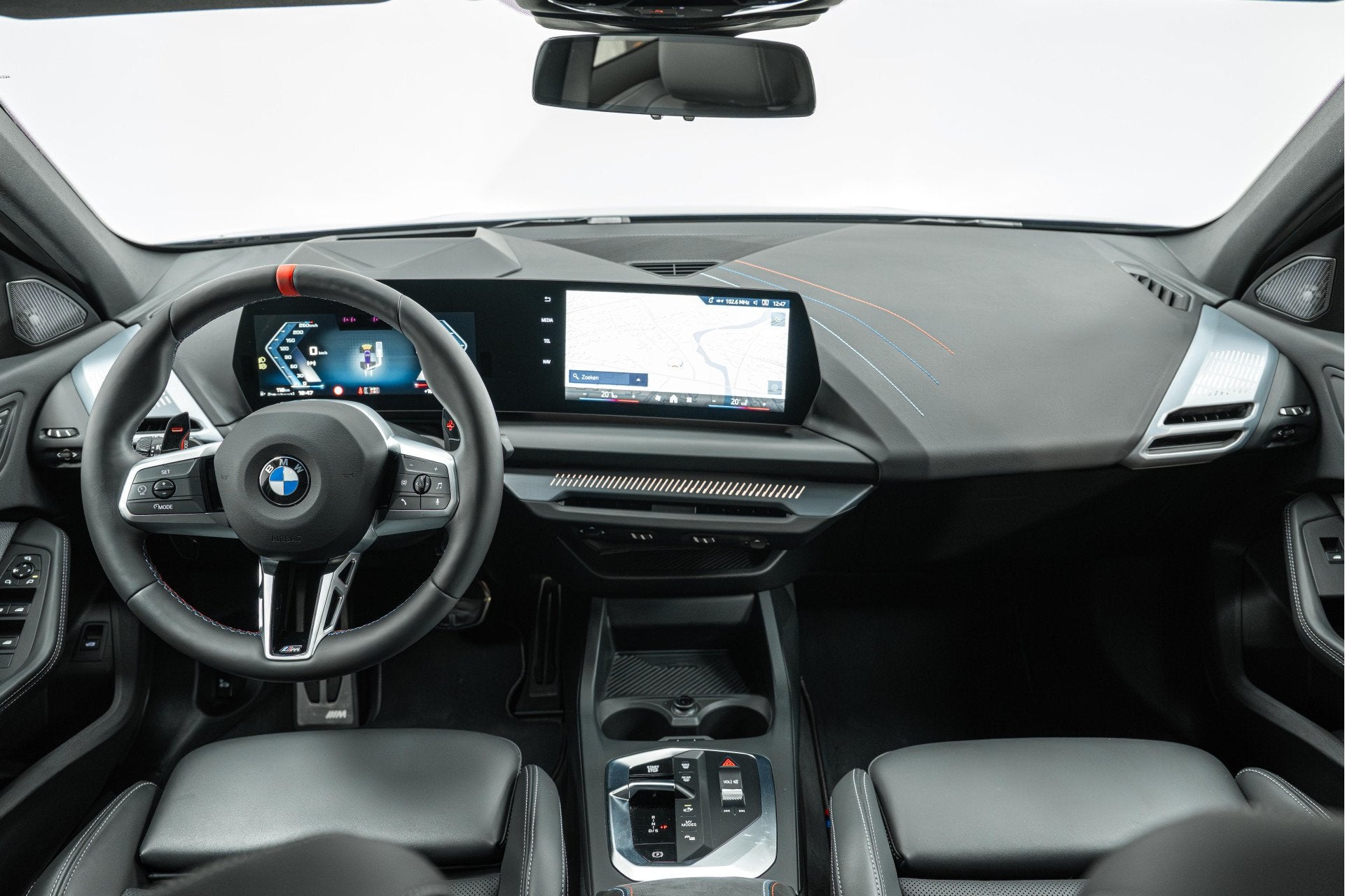 BMW 1 Serie M135 xDrive High Executive Automaat / Sportstoel, Auto's, BMW, 1525 kg, Gebruikt, Met garantie (alle), Bedrijf