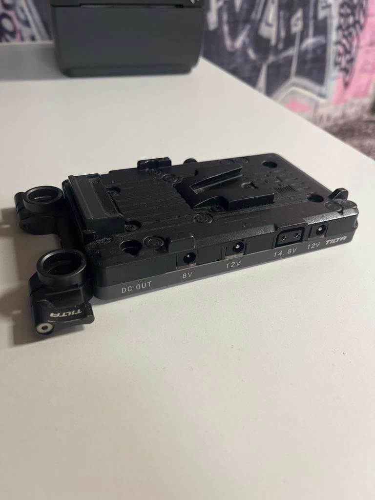 Tilta V-Mount Batterijplaat met DC-uitgangen, Ophalen, Zo goed als nieuw, Video