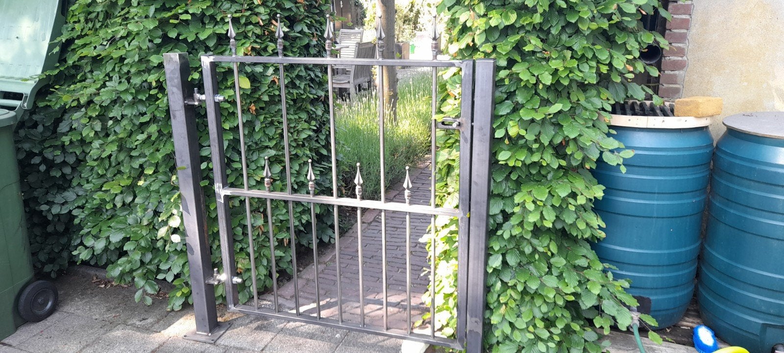 Sierpoortje getoogd., Ophalen, Nieuw, IJzer, Tuinhek