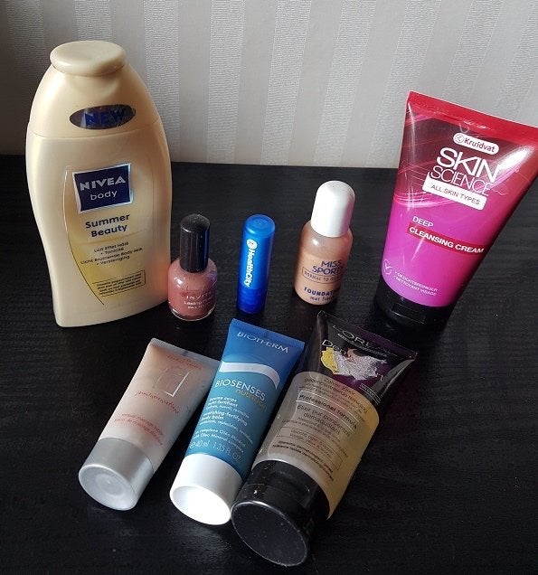 Nieuw. 6 delig verzorgingspakket oa L'oreal Biotherm Nivea, Ophalen of Verzenden, Nieuw, Bad & Douche