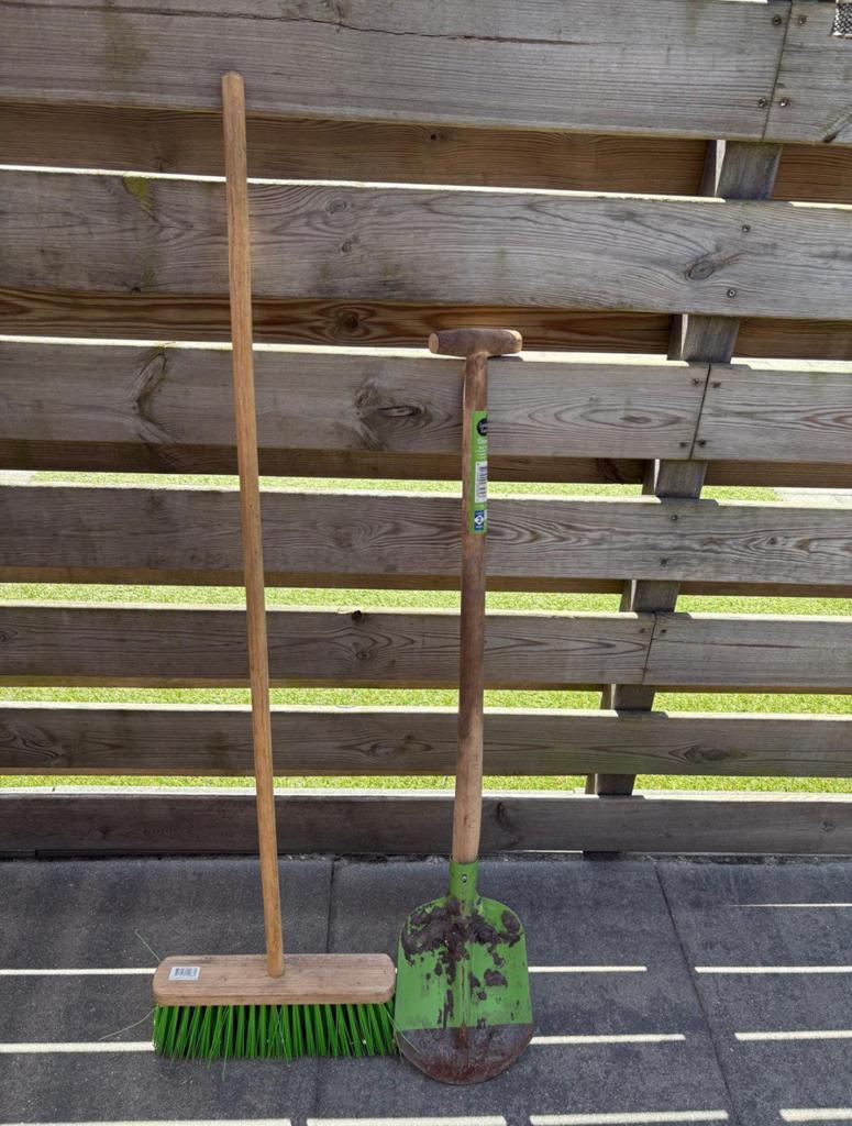 Bezem en schop set - Tuin gereedschap, Ophalen, Gebruikt, Schop