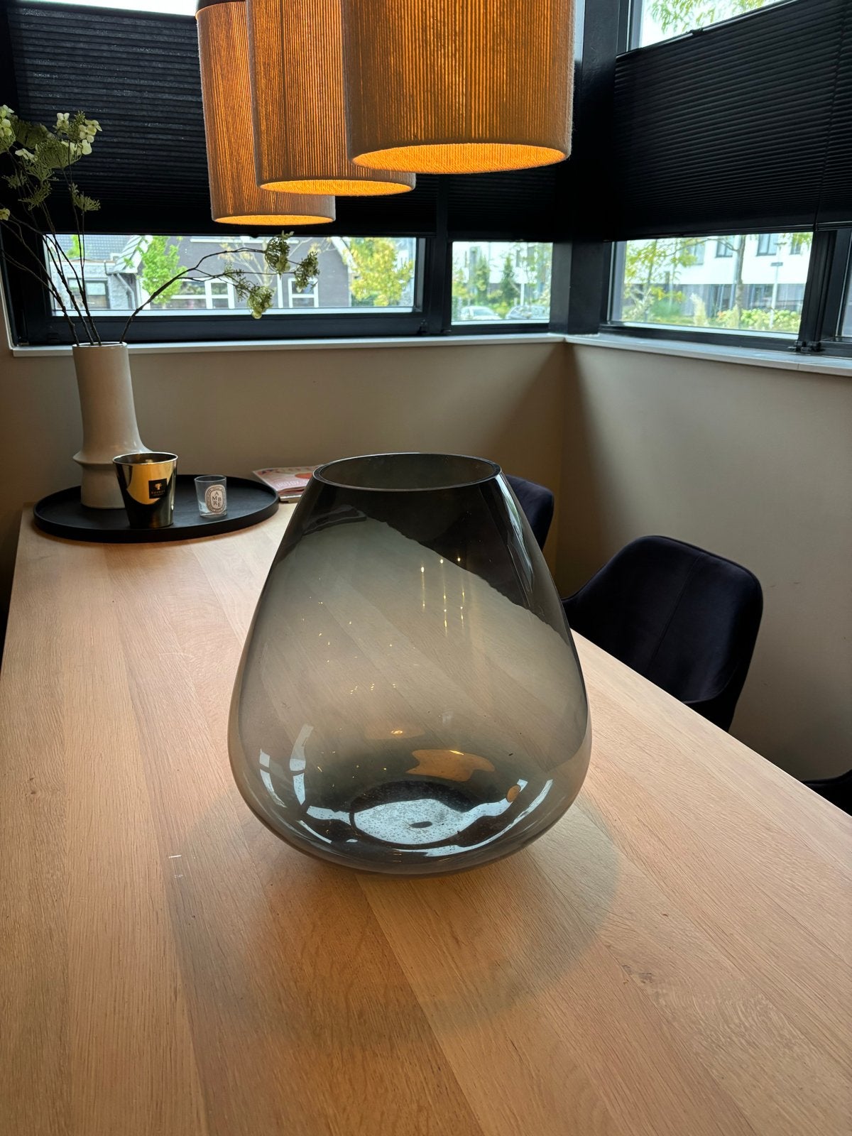 Grote glazen vaas met grijs-transparant kleurverloop, Ophalen, Met patroon/structuur, Grijs, Glas