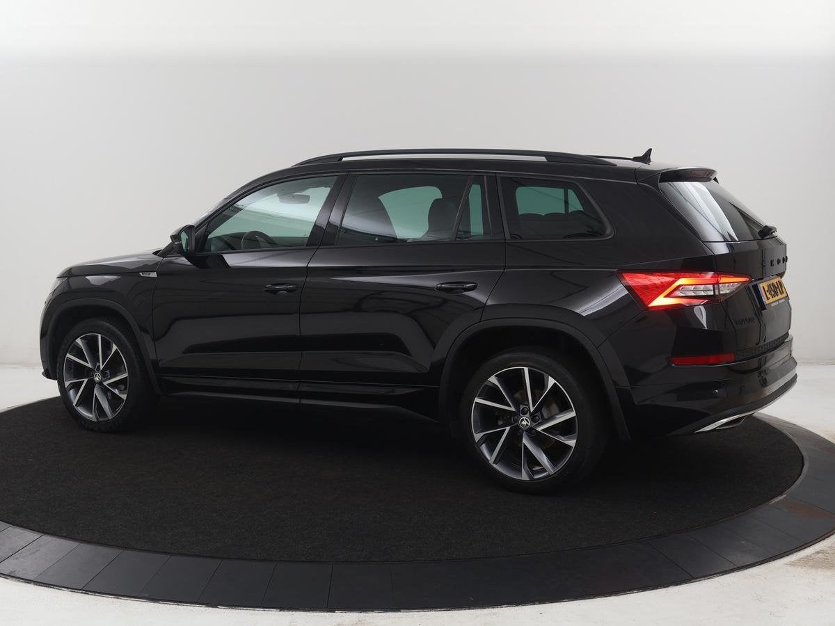 Skoda Kodiaq 1.5 TSI Sportline Business | Leder/alcantara |, Auto's, Skoda, 4 cilinders, 150 pk, Zwart, Origineel Nederlands