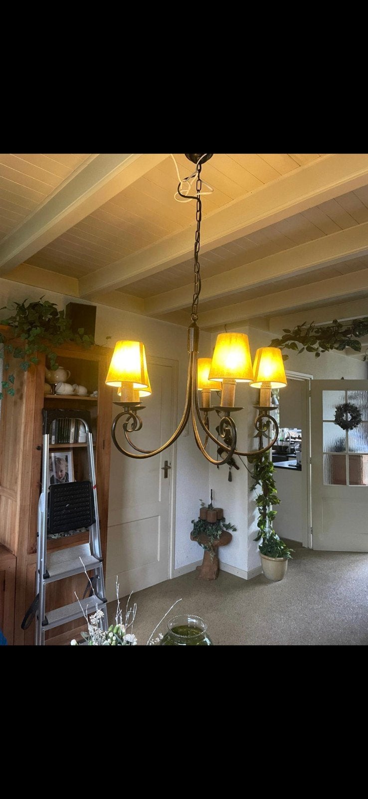 Klassieke kroonluchter met 5 armen en stoffen kappen, Huis en Inrichting, Ophalen, Gebruikt, Klassiek, Landelijk, Metaal