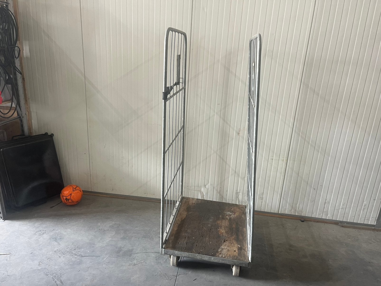 Rolcontainer te koop, Doe-het-zelf en Verbouw, Transportwagens, 100 liter of meer, Ophalen, Transportkar