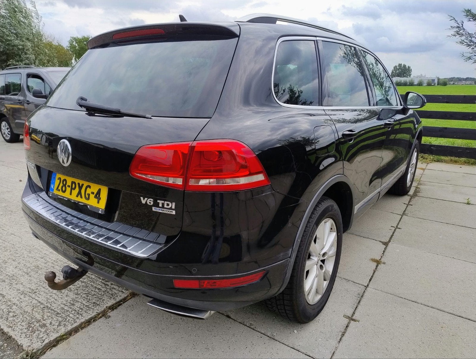 Volkswagen Touareg 2010 4 motion NIEUWE BANDEN / APK EURO 5, Automaat, Euro 5, Zwart, Zwart
