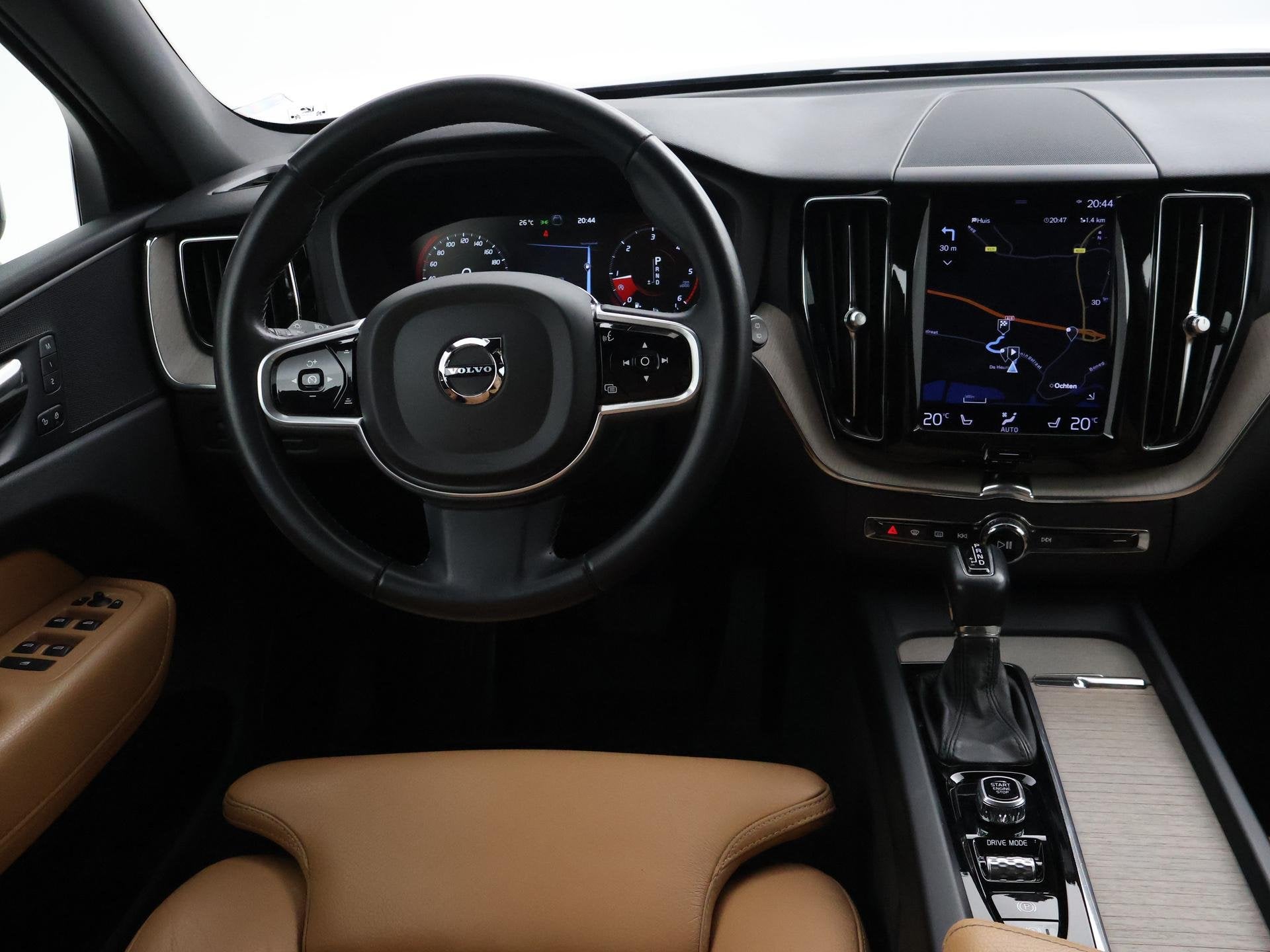 Volvo XC60 2.0 D4 AWD 190 PK INSCRIPTION + WEGKL. TREKHAAK |, Auto's, Automaat, Gebruikt, Euro 6, 1969 cc