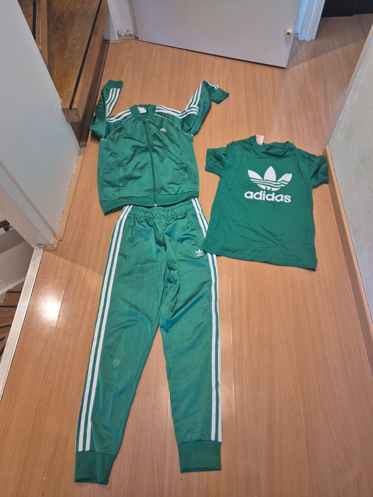 Adidas trainingsbroek groen - maat 158 (12-13 jaar), Kinderen en Baby's, Ophalen of Verzenden, Gebruikt, Adidas, Jongen of Meisje