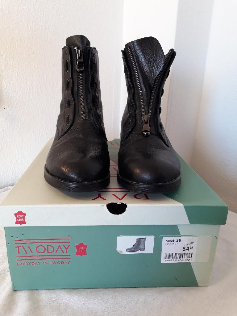 Zwart leren boots / enkellaarzen maat 39, Kleding | Dames, Schoenen, Twoday, Zwart, Lage of Enkellaarzen, Ophalen of Verzenden