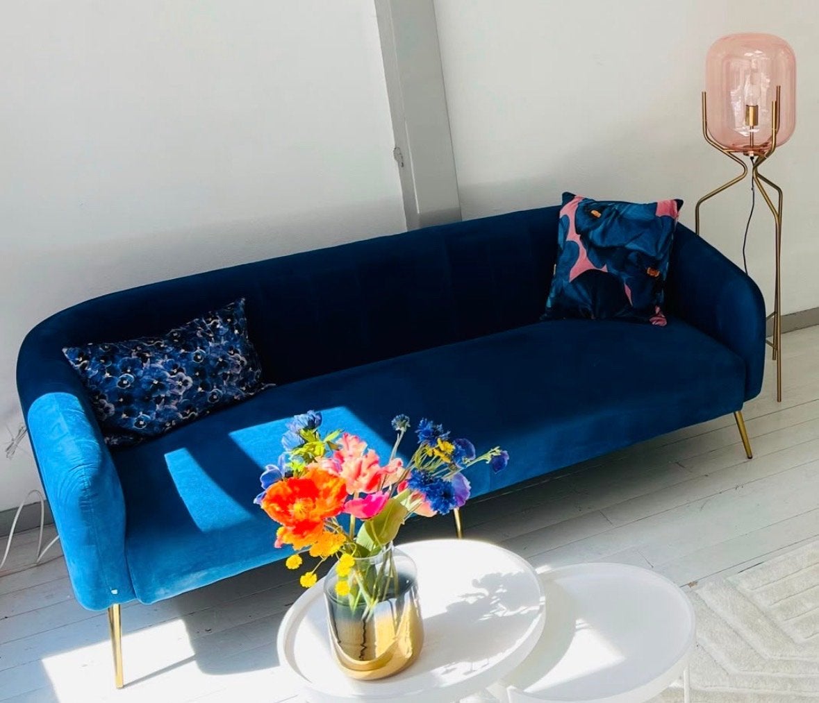 Stijlvolle blauwe velvet / fluwelen bank, Ophalen, 150 tot 200 cm, Tweepersoons, 75 tot 100 cm