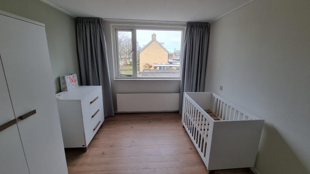 Babykamer set: Commode, Bed, Kledingkast, Kinderen en Baby's, Kinderkamer | Commodes en Kasten, Ophalen, Gebruikt, 50 tot 70 cm