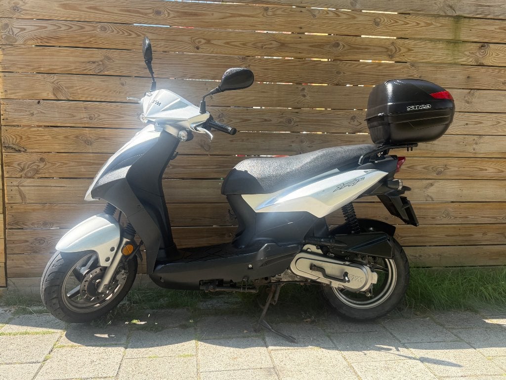 Sym symphony 50 cc, Fietsen en Brommers, Scooters | SYM, Ophalen of Verzenden, Zo goed als nieuw, Benzine, 50 cc