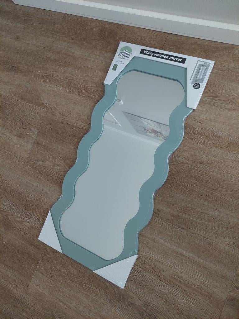 Nieuwe groene wandspiegel, Huis en Inrichting, Woonaccessoires | Spiegels, Ophalen, Nieuw, Rechthoekig, Minder dan 100 cm