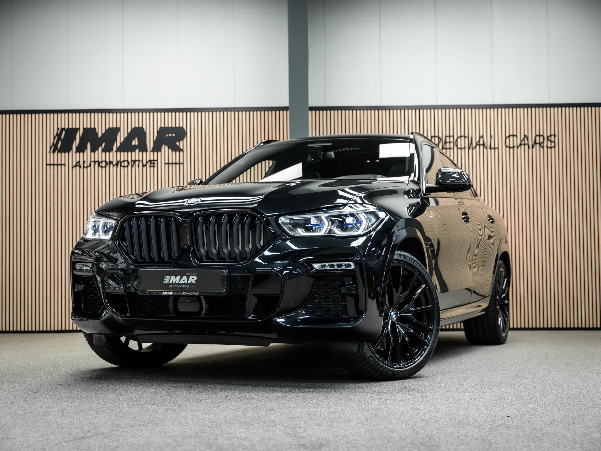 BMW X6 M50i High Executive | Sky Lounge panoramadak | Bowers, Auto's, BMW, Automaat, Stof, Gebruikt, 2210 kg