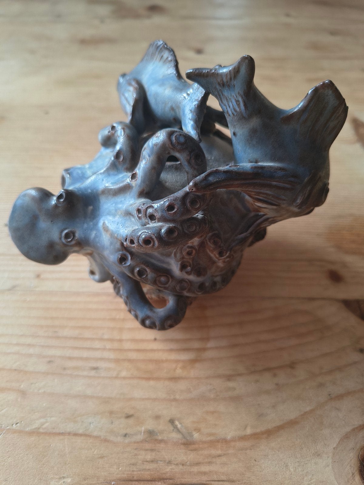 Jugendstil,Octopusvaas met vissen
In zeer goede staat
14 cm, Antiek en Kunst, Ophalen of Verzenden