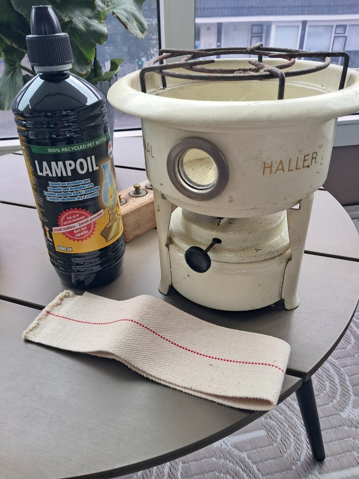 Vintage Haller petroleumstel met lampolie en lont, Antiek en Kunst, Ophalen