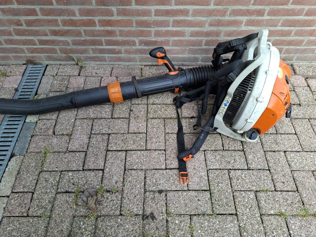 Bladblazer Stihl BR 700  Extreem krachtig, Tuin en Terras, Bladblazers, Ophalen, Gebruikt, Ruggedragen, Stihl