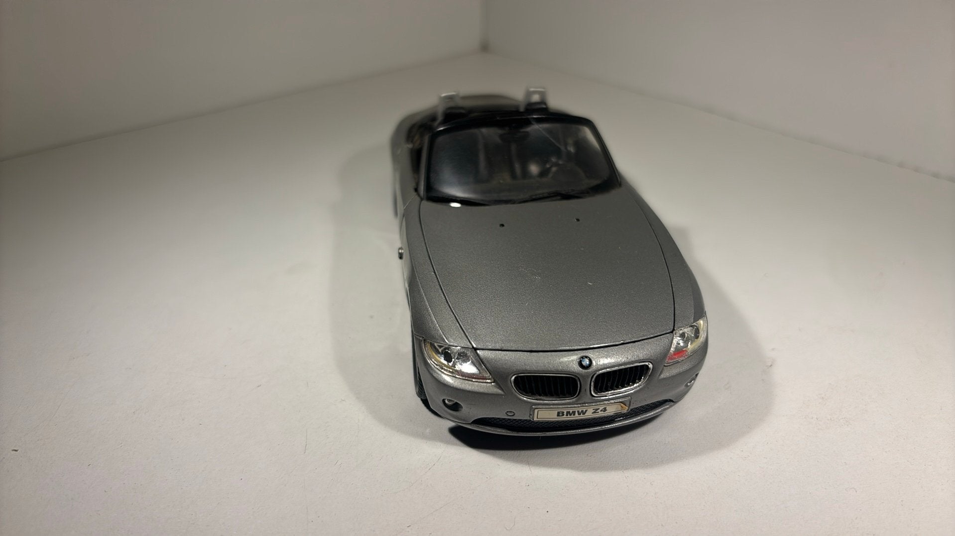 Bmw z4 schuco / welly 1.24, Hobby en Vrije tijd, Overige merken, Ophalen of Verzenden, A, A
