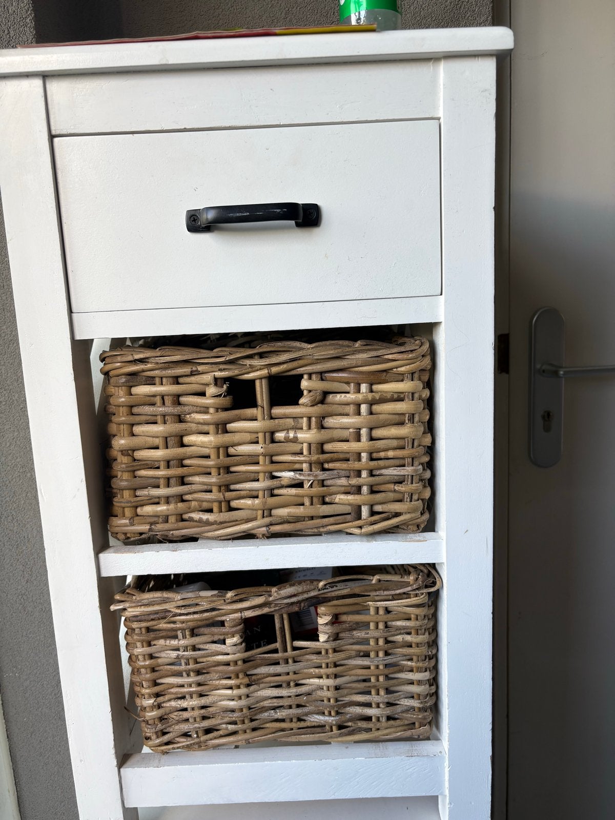 Wit kastje met rieten manden en lade 2stuks, Ophalen, Gebruikt