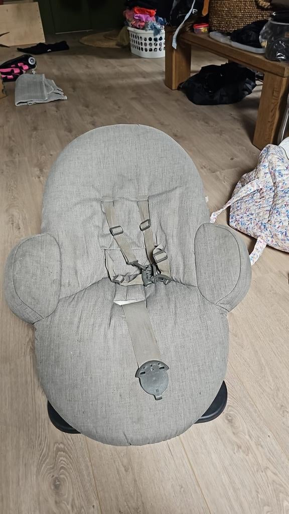 Stokke kinderstoel in grijs, Ophalen, Gebruikt, Meegroeistoel, Gordel(s)