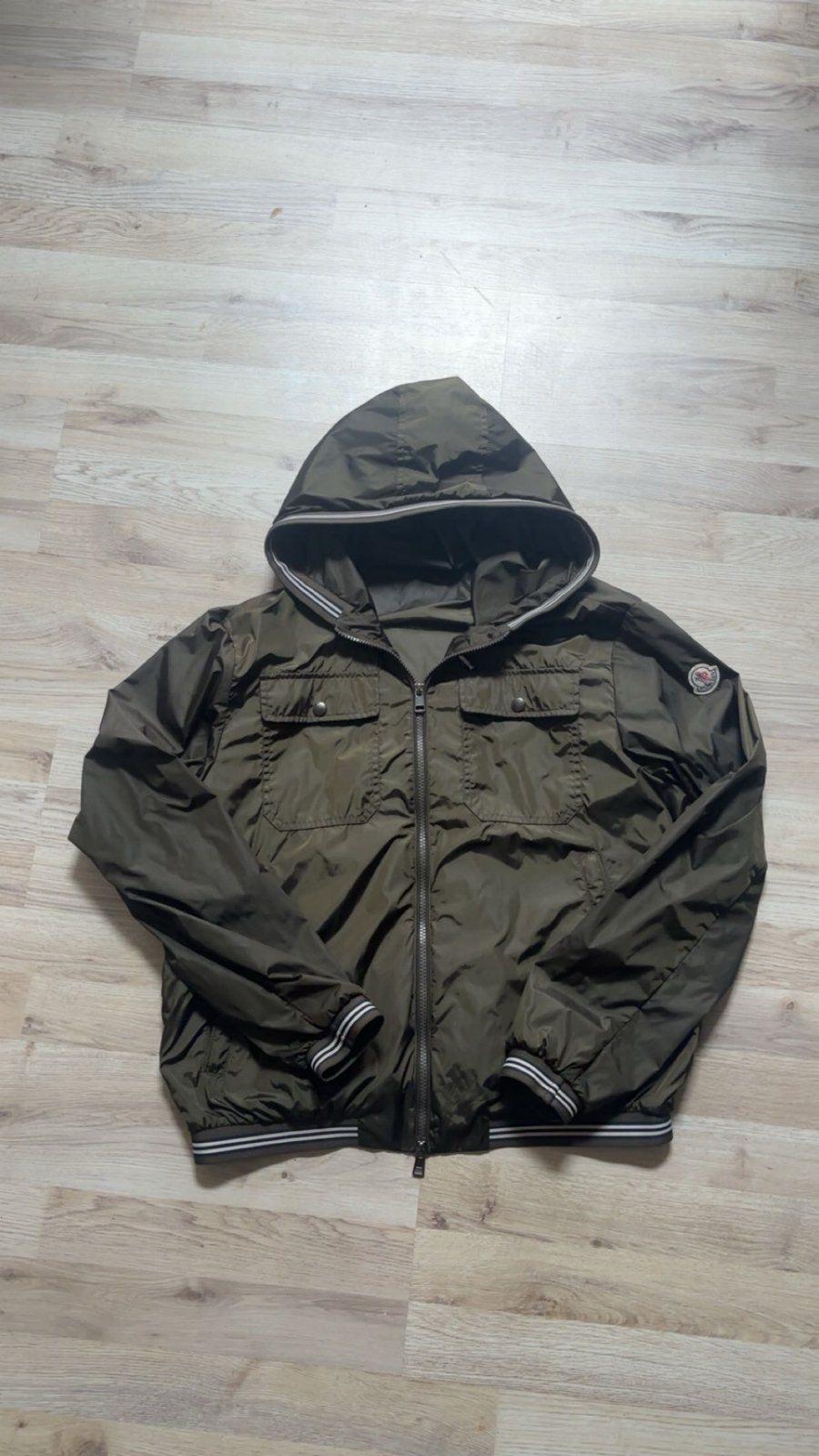 Moncler jas maat S, Ophalen of Verzenden, Zo goed als nieuw, Maat 46 (S) of kleiner, Groen
