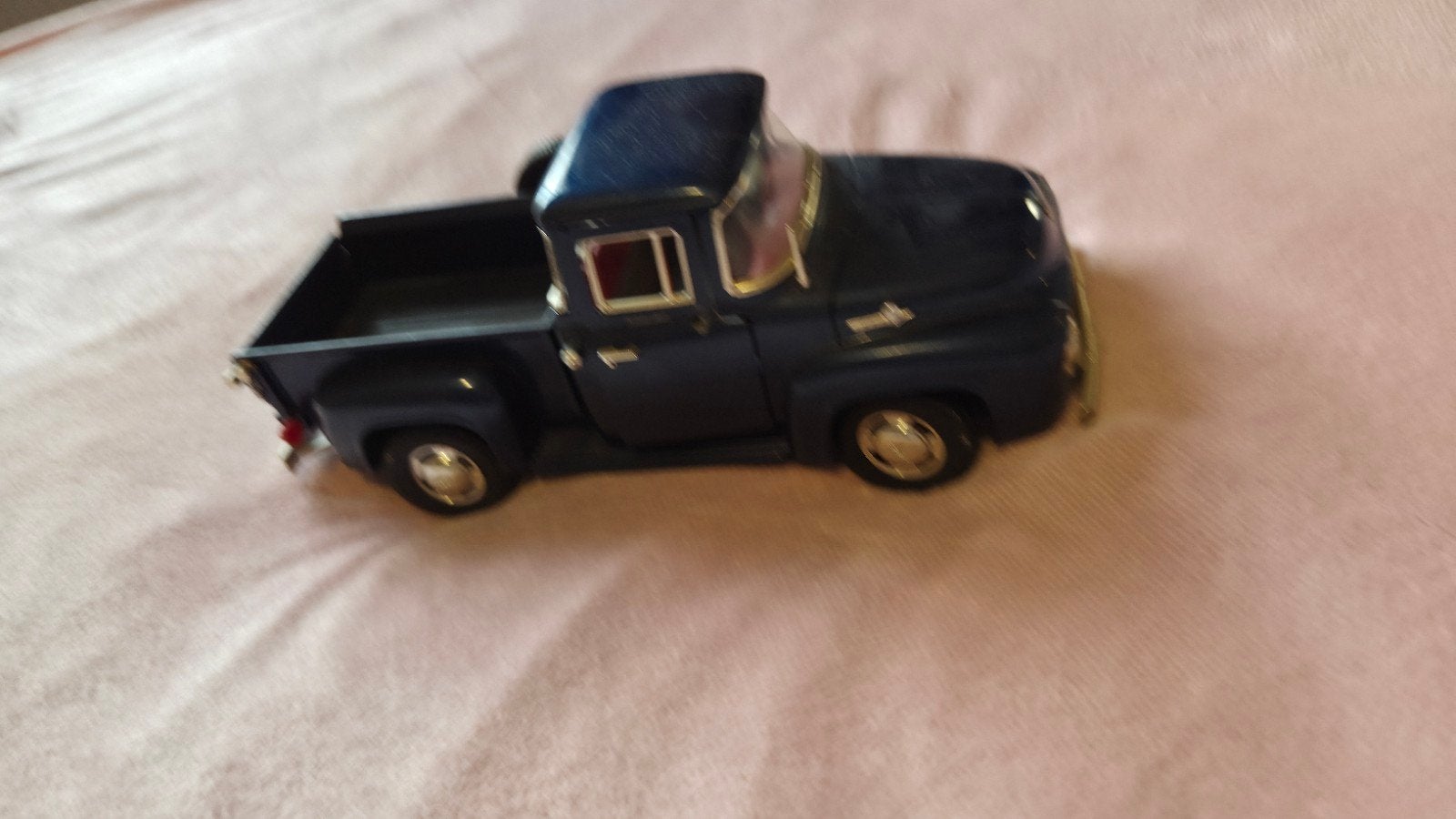 Blauwe Ford F-100 Pick-up Modelauto, Hobby en Vrije tijd, Modelauto's | 1:18, Verzenden, Auto, Overige merken