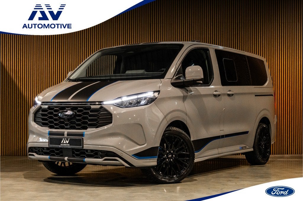 Ford Transit Custom 320 2.5 PHEV Sport DC | Dubbel Cabine |, Zwart, 4 cilinders, Leder en Stof, 59 km/l