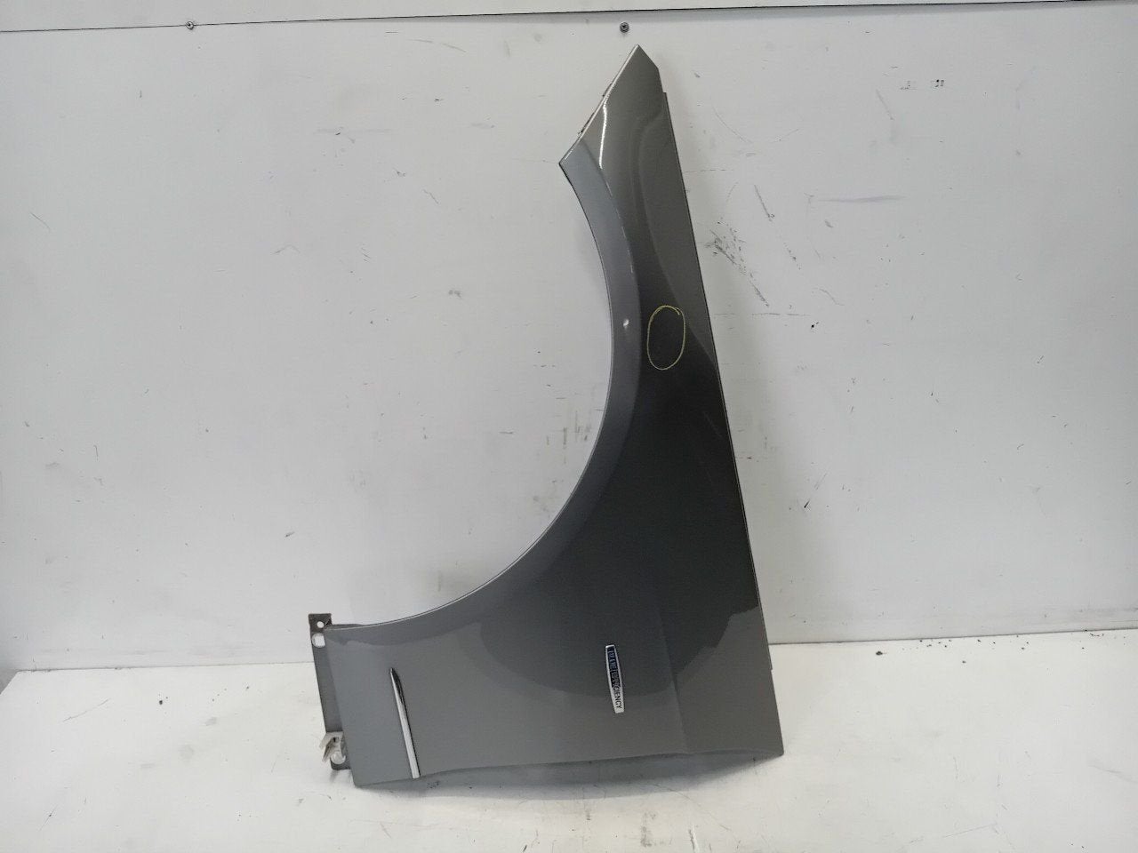 Spatbord links voor Mercedes-Benz E-Klasse, Onderdelen@venauto.nl, Van der Ven Autorecycling B.V., Gebruikt, Ettenseweg 76, 4706 PB Roosendaal, The Netherlands