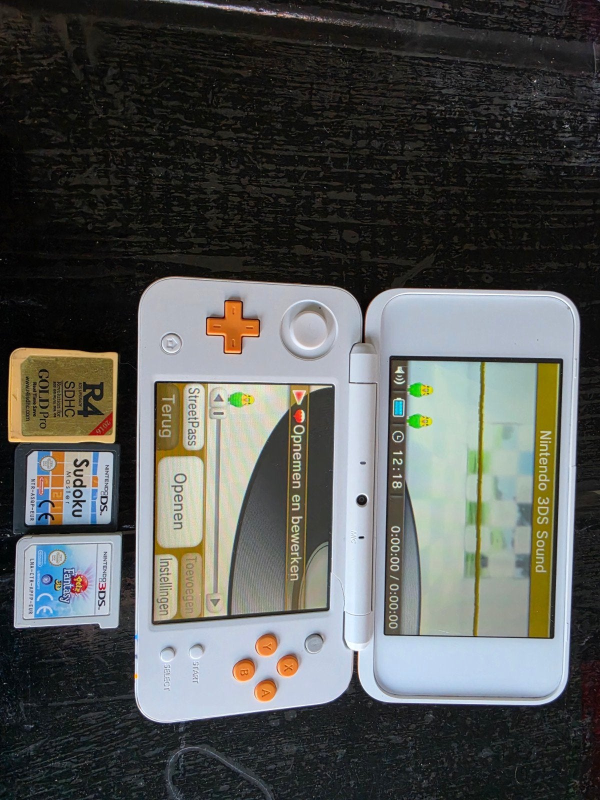 Nintendo 2DS XL Wit/Oranje - Gebruikt, zonder oplader, Ophalen of Verzenden, Gebruikt, Met games, Wit