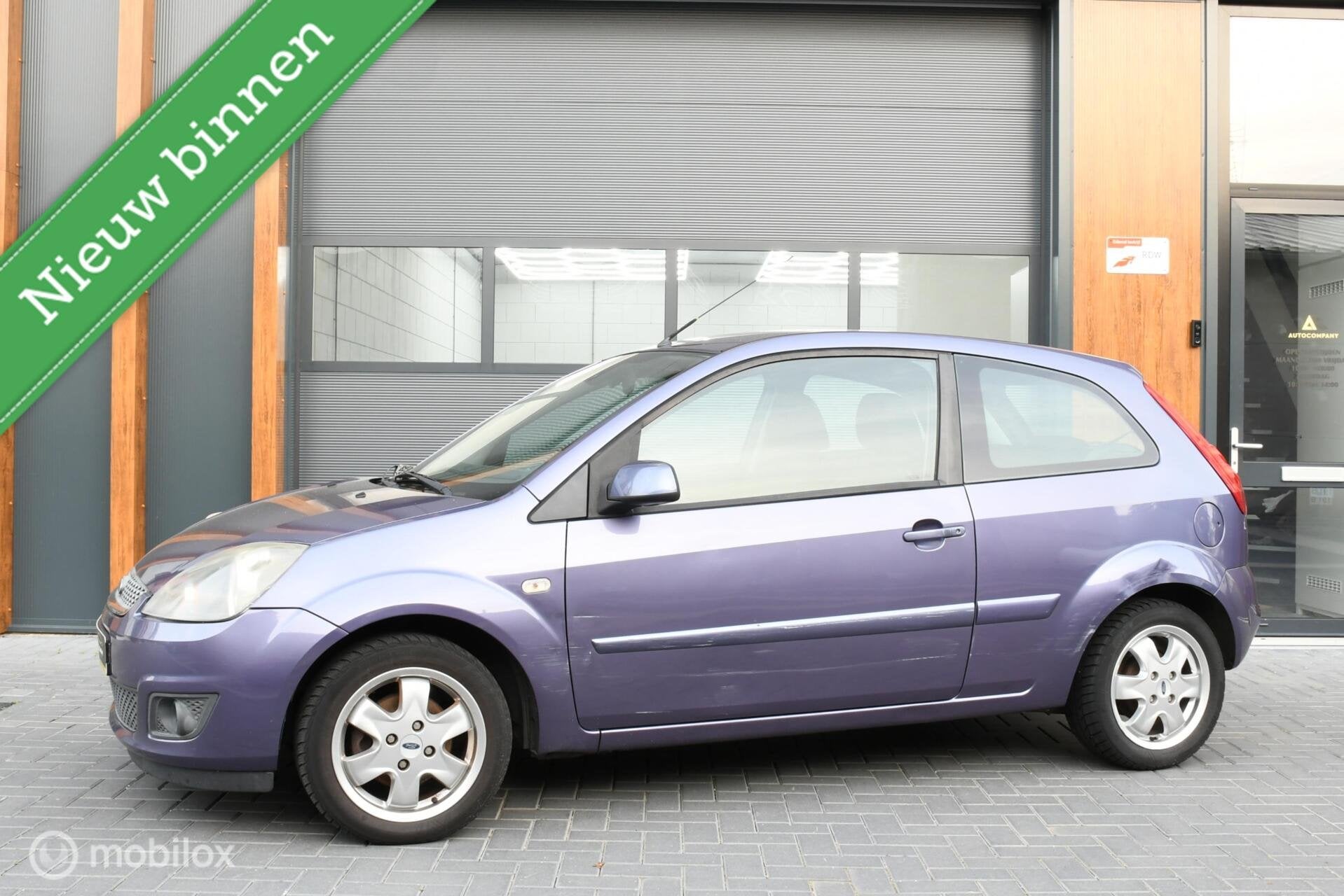 Ford Fiesta 1.6-16V Futura, Auto's, Voorwielaandrijving, Origineel Nederlands, Bedrijf, Handgeschakeld