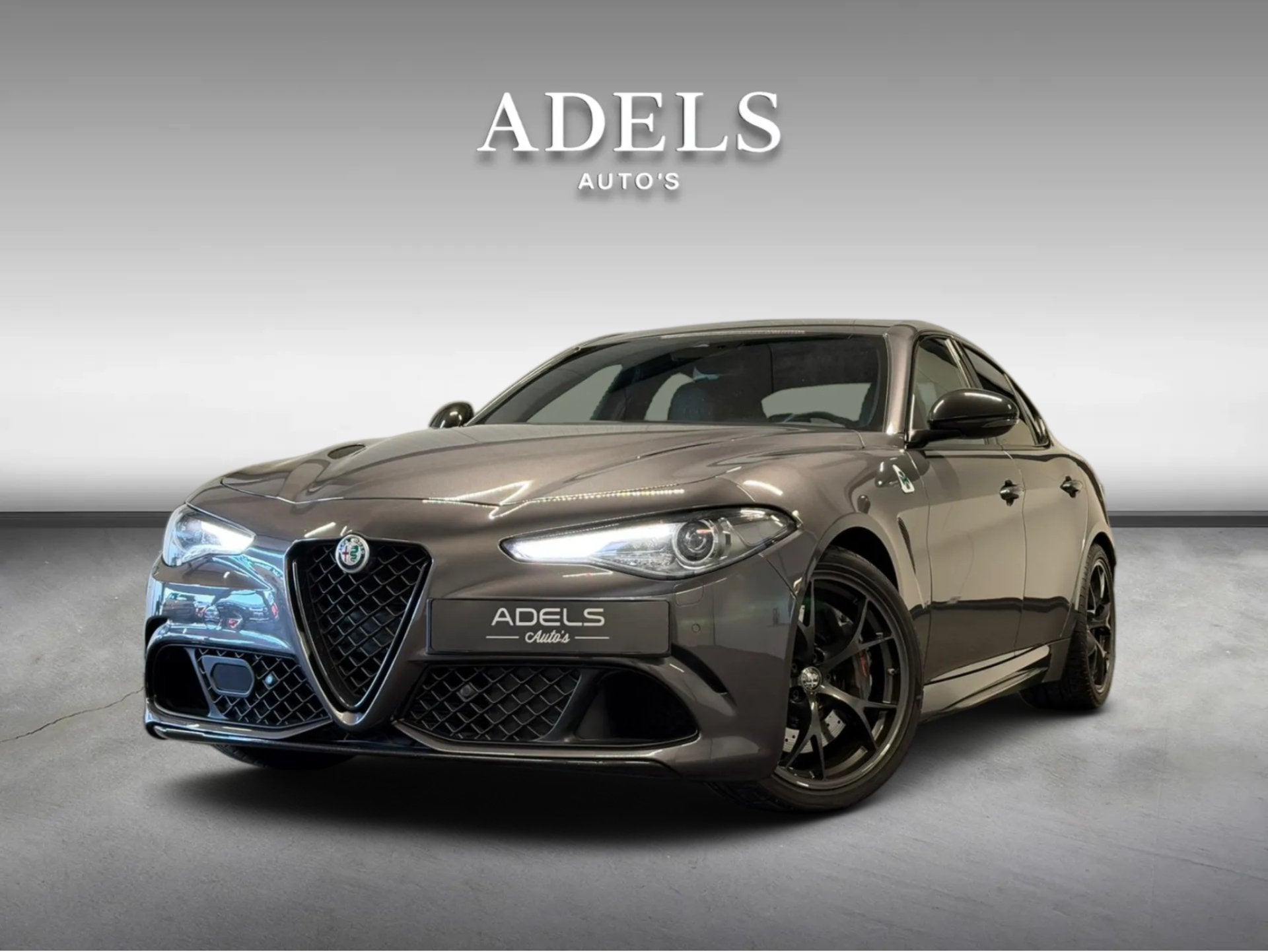 Alfa Romeo Giulia 2.9 V6 Quadrifoglio Facelift MY2021 Dealer, Auto's, Automaat, Achterwielaandrijving, Gebruikt, 10 km/l