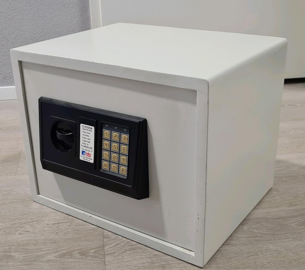 Elektronische kluis 38x30x30cm, Huis en Inrichting, Brandblussers en Brandkasten, Ophalen, Brandkast