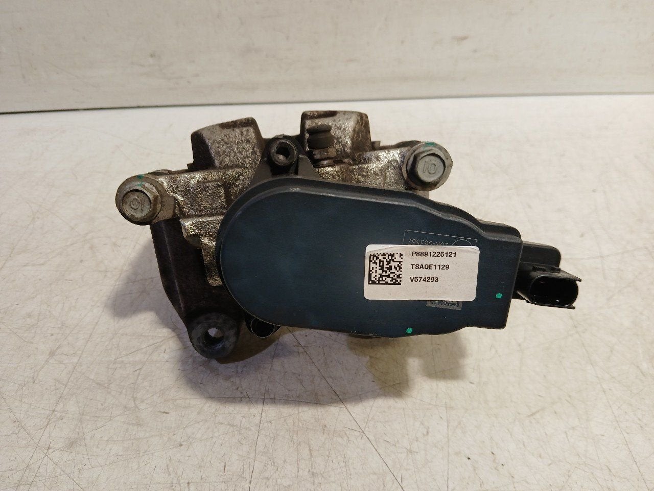 Remklauw links achter Lynk & Co 01, Onderdelen@venauto.nl, Van der Ven Autorecycling B.V., Gebruikt, Ettenseweg 76, 4706 PB Roosendaal, The Netherlands