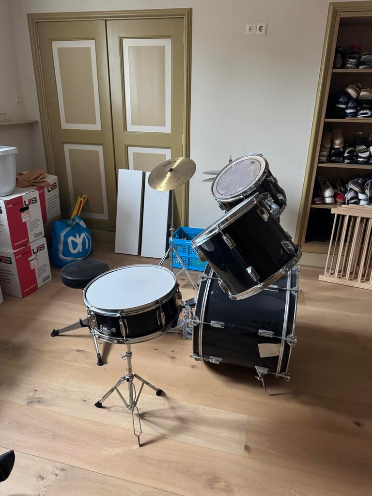 Drumstel met gat in bassdrum - opknapper!, Muziek en Instrumenten, Drumstellen en Slagwerk, Gebruikt, Overige merken, Ophalen