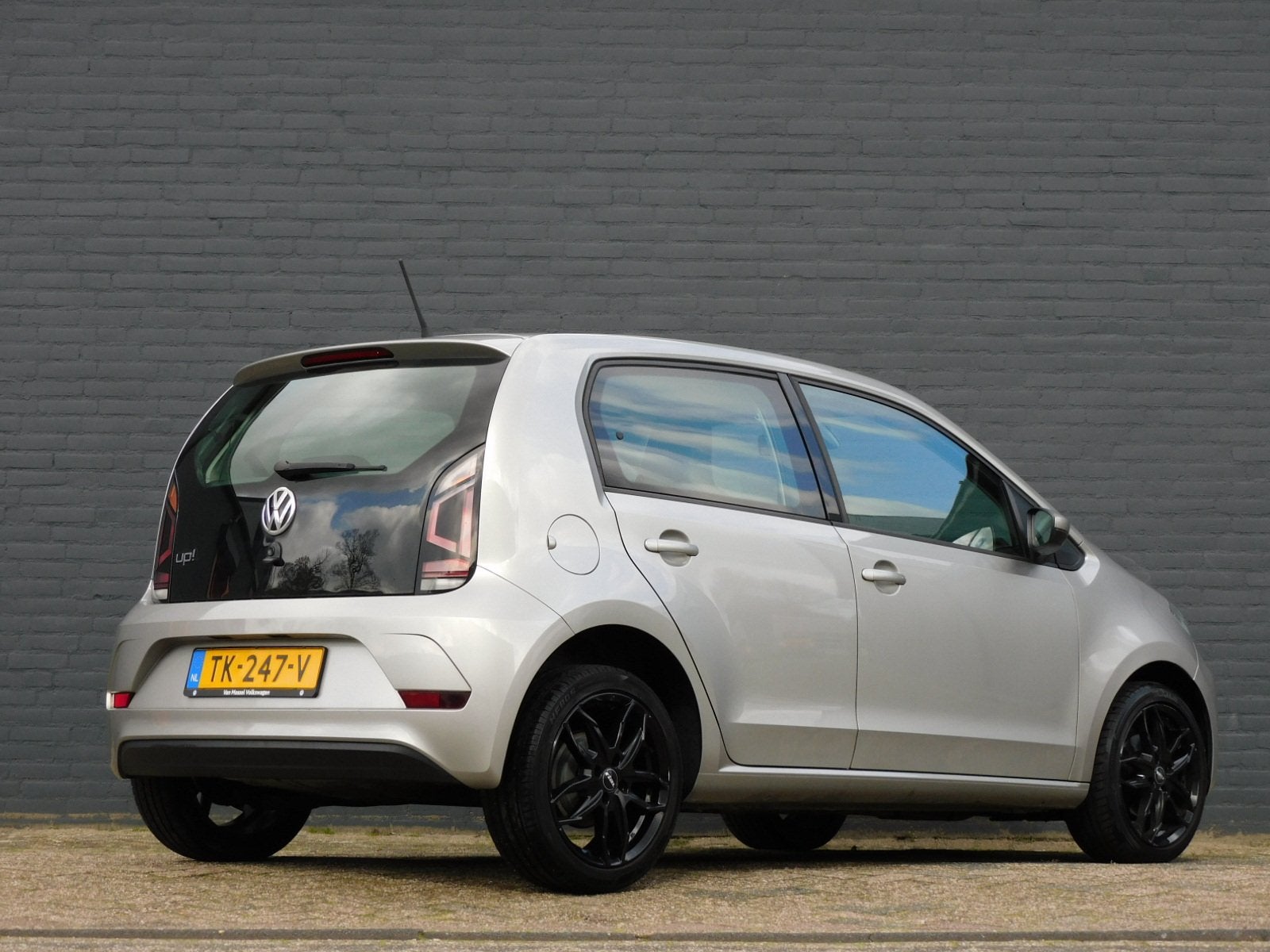 Volkswagen up! 1.0 BMT move up! TOPSTAAT! DEALER ONDERHOUDEN, Auto's, Volkswagen, Voorwielaandrijving, Stof, Gebruikt, Origineel Nederlands