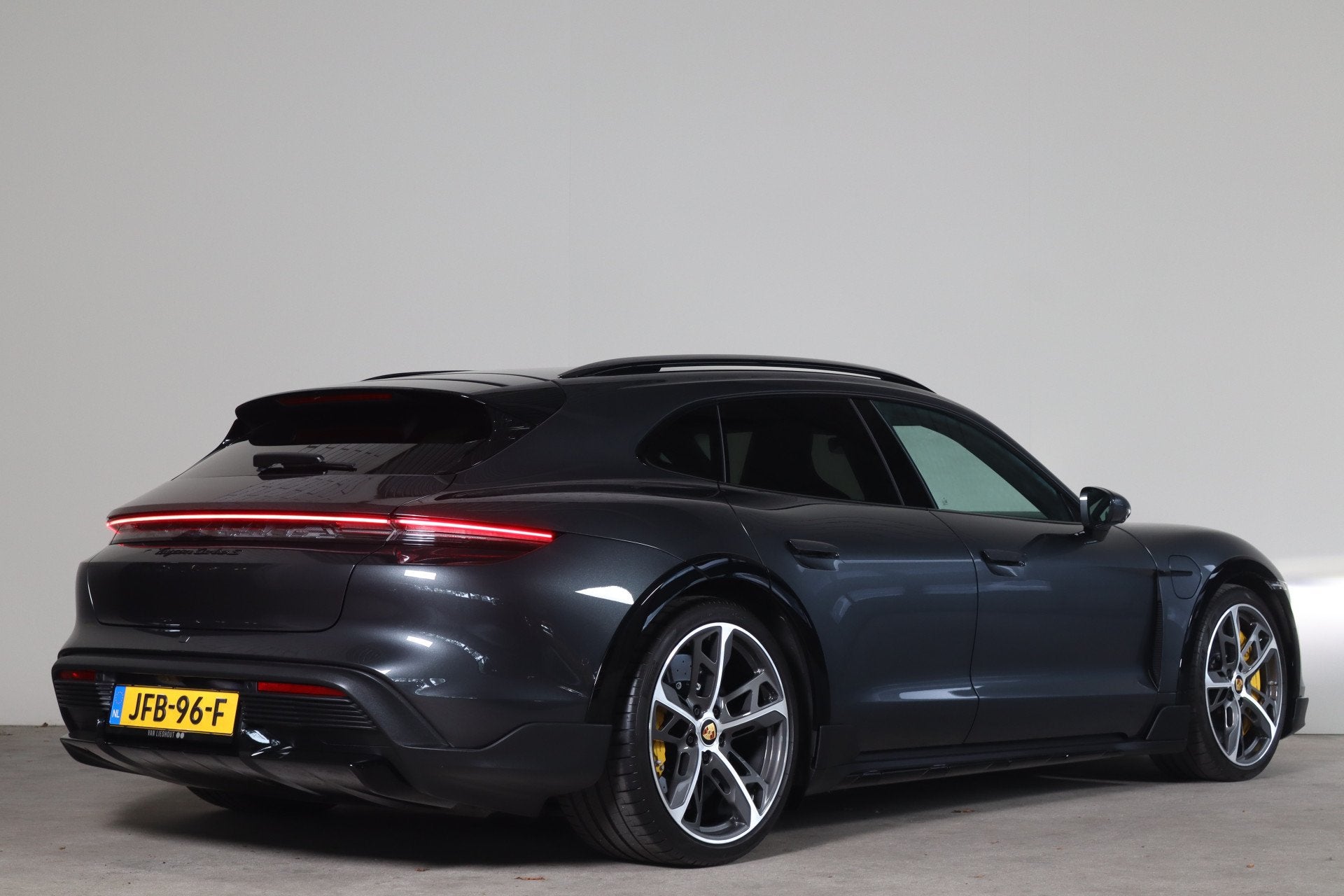 Porsche Taycan Cross Turismo Turbo S *Nieuwprijs € 202.452, Auto's, Dealer onderhouden, Gebruikt, 4 stoelen, 93 kWh