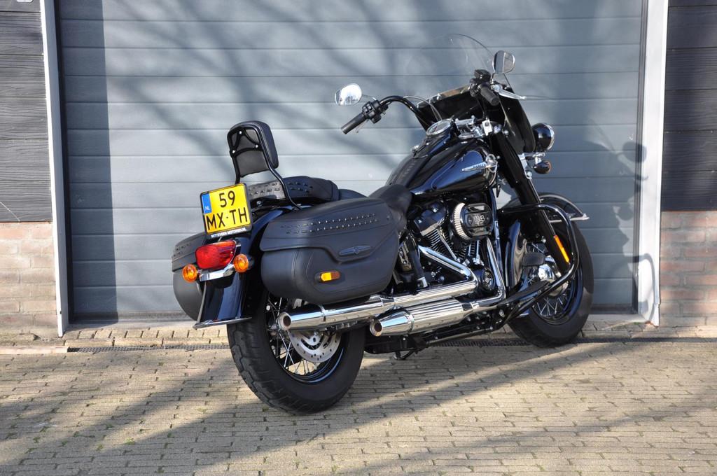 Harley Davidson FLHCS Heritage Softail Classic 114 13500 KM, Motoren, Chopper, Bedrijf, Cruise Control, Meer dan 35 kW