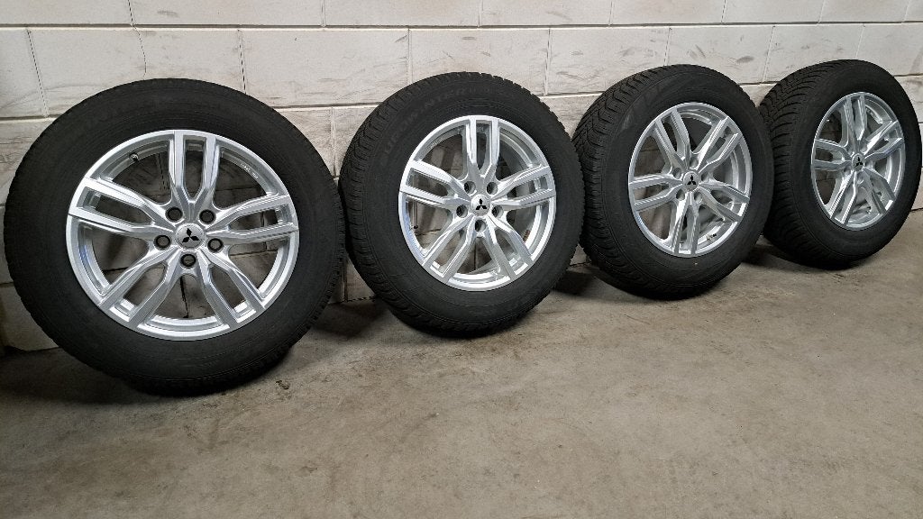 Foto 12 van Lichtmetalen velgen Outlander ASX Sportage IX35 215/65/17