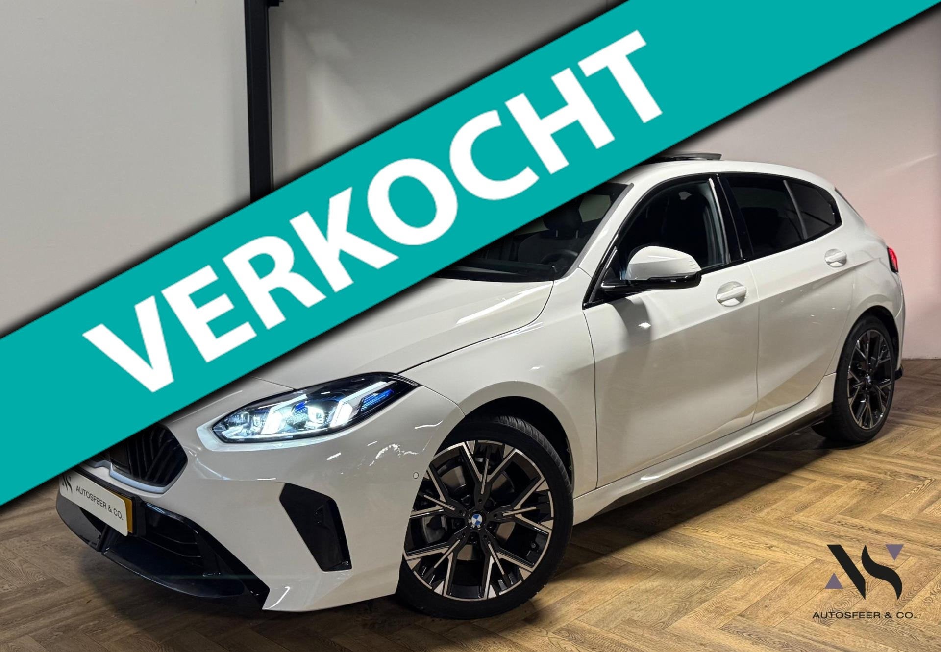 BMW 1-serie 120 M Sport Design Edition PANO KEYLESS CAM, Auto's, BMW, Gebruikt, 156 pk, Lichtsensor, Alcantara