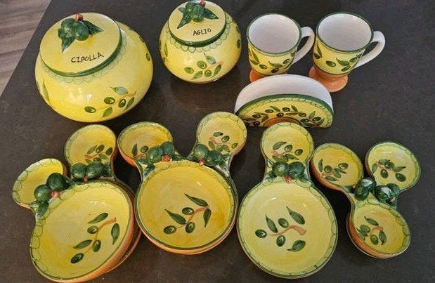 Italiaans schaaltjes en potten met olijfmotief, Huis en Inrichting, Keuken | Servies, Ophalen of Verzenden, Zo goed als nieuw