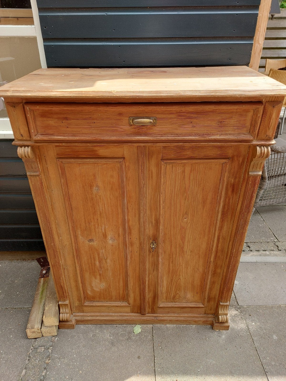 Vintage houten kastje met lade en deuren, Ophalen