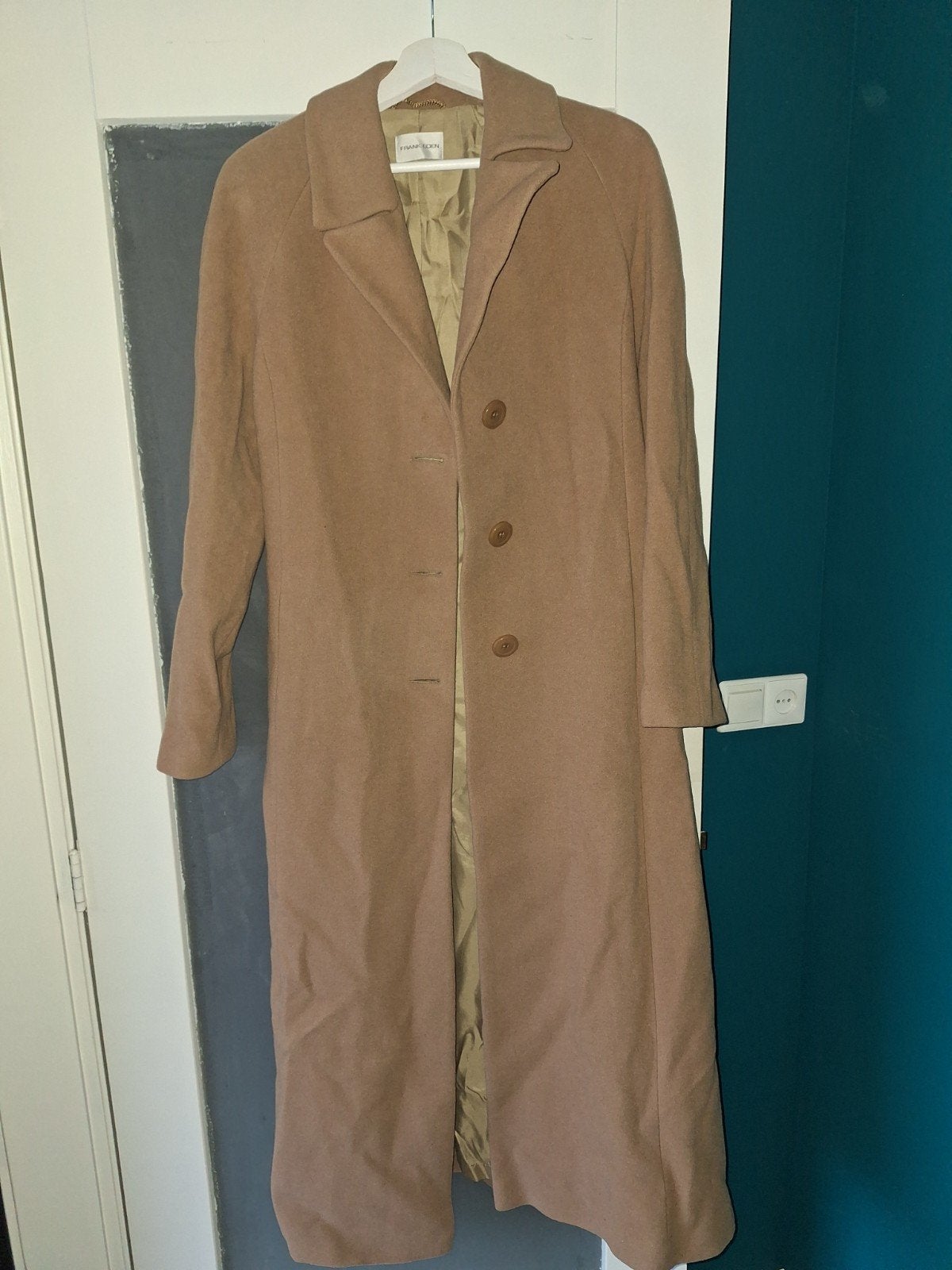 lange dames jas maat M, Ophalen of Verzenden, Zo goed als nieuw, Maat 38/40 (M), Bruin