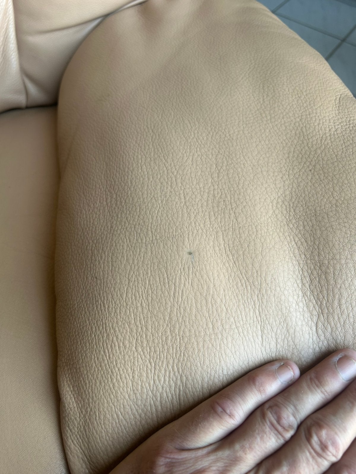 Lederen relaxfauteuil handbediening, Ophalen, Zo goed als nieuw, Minder dan 75 cm, 50 tot 75 cm